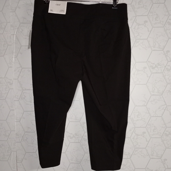 Christopher & Banks Signature Slimming Luxe crops - Picture 9 of 15